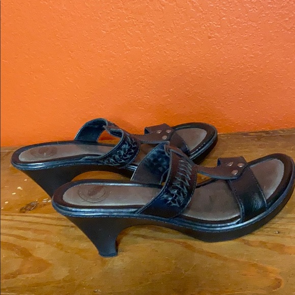 Nature Nurture Black sandals slide on size 7.5 - Picture 3 of 4